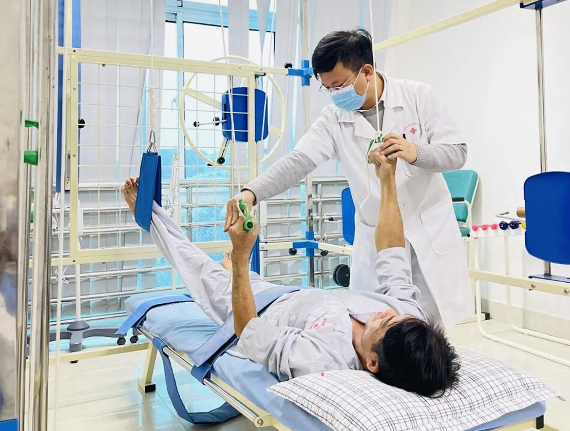 Giải pháp hỗ trợ sinh hoạt & phục hồi chức năng tại nhà hiệu quả cho bệnh nhân khó di chuyển